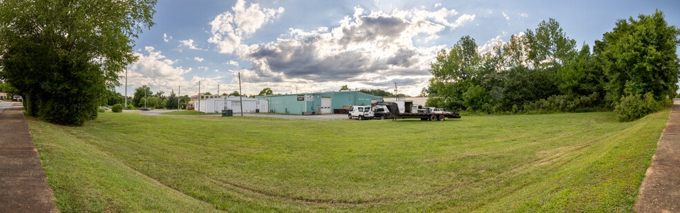 More Photos Of 656 W Main St, Rock Hill Warehouse For Sale