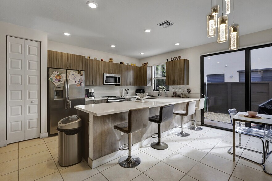 More Photos Of 15809 NW 91st Ct, Miami Lakes Specialty For Sale