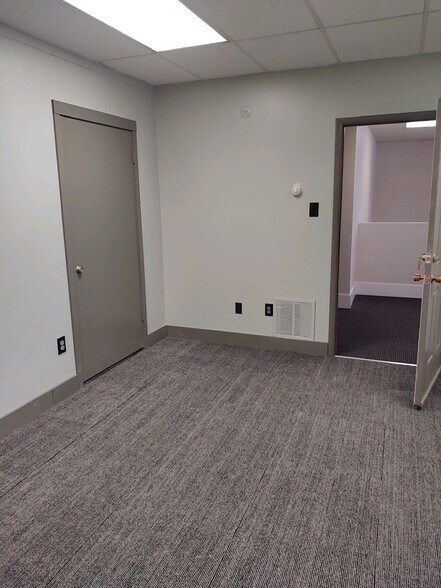 More Photos Of 601 E Seltice St, Post Falls Office For Lease