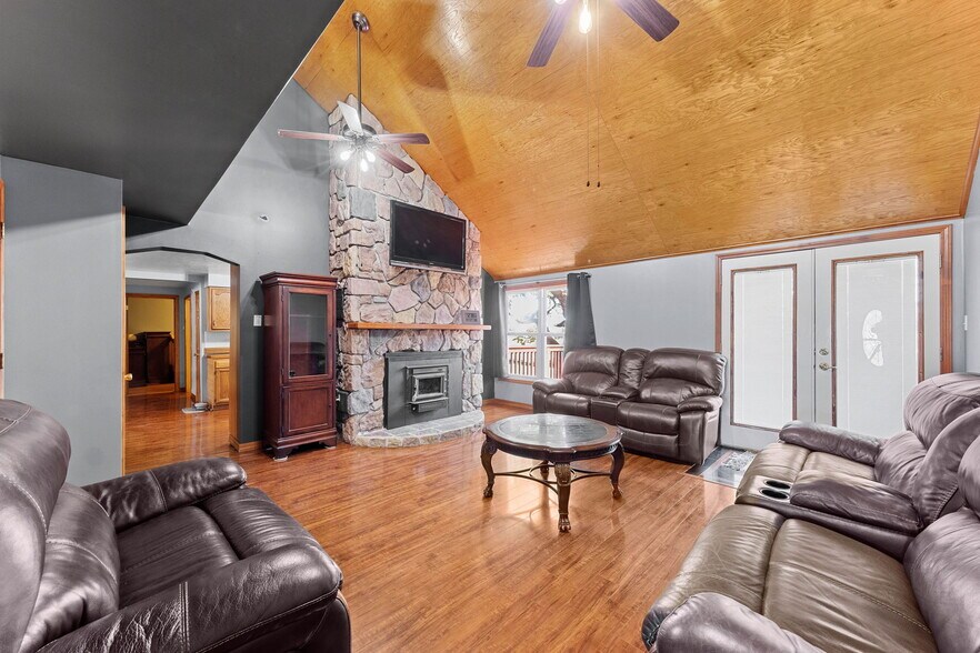 More Photos Of 29560 Reames Ln, Jonesburg Industrial For Sale