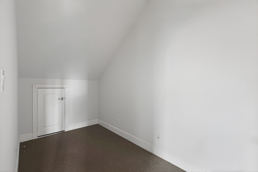 More Photos Of 25511 Budde Rd, The Woodlands Office For Sale