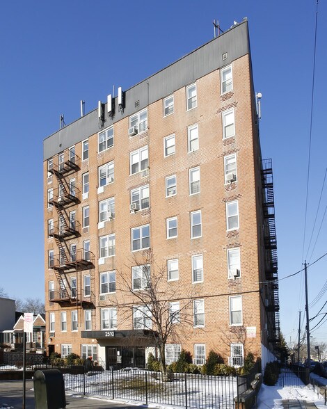 More Photos Of 2510 Ocean Pkwy, Brooklyn Apartments For Lease