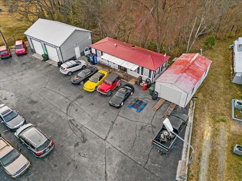 More Photos Of 620 National Hwy, Thomasville Auto Repair For Sale