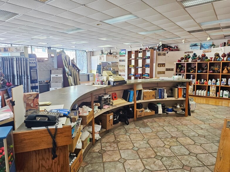 More Photos Of 629 Park NW ave, Norton Storefront For Sale