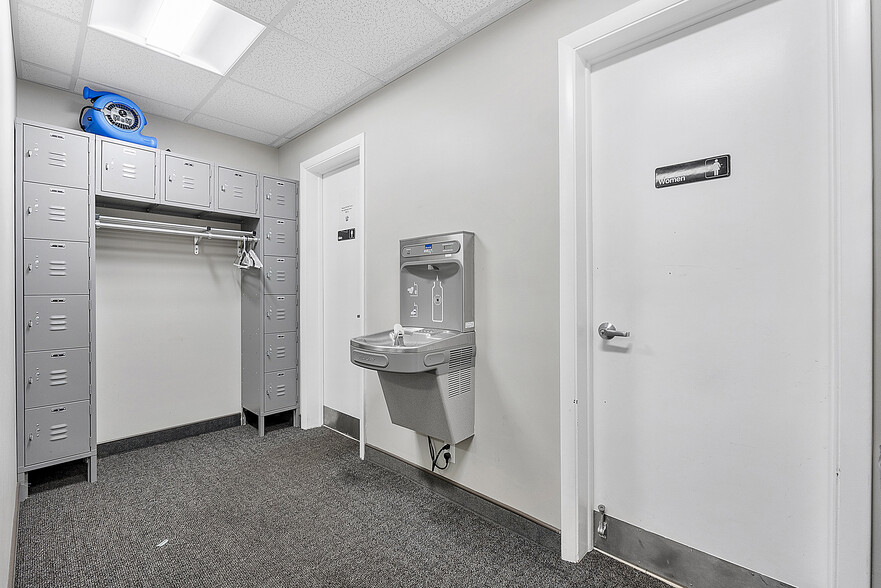 More Photos Of 5300 N Federal Hwy, Fort Lauderdale Office For Sale