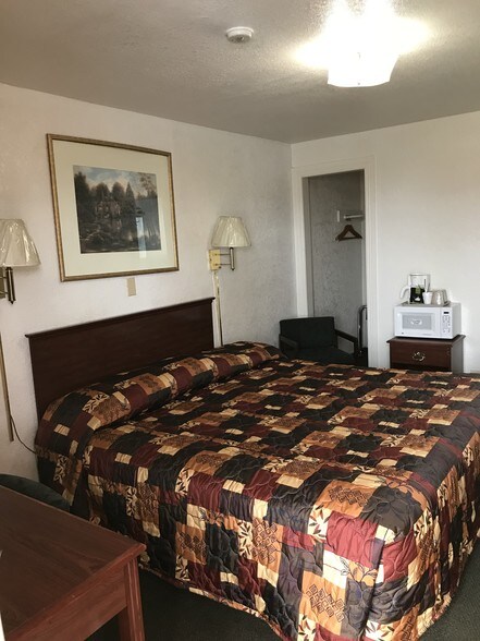 More Photos Of 406 E Route 66 Blvd, Tucumcari Hotel For Sale