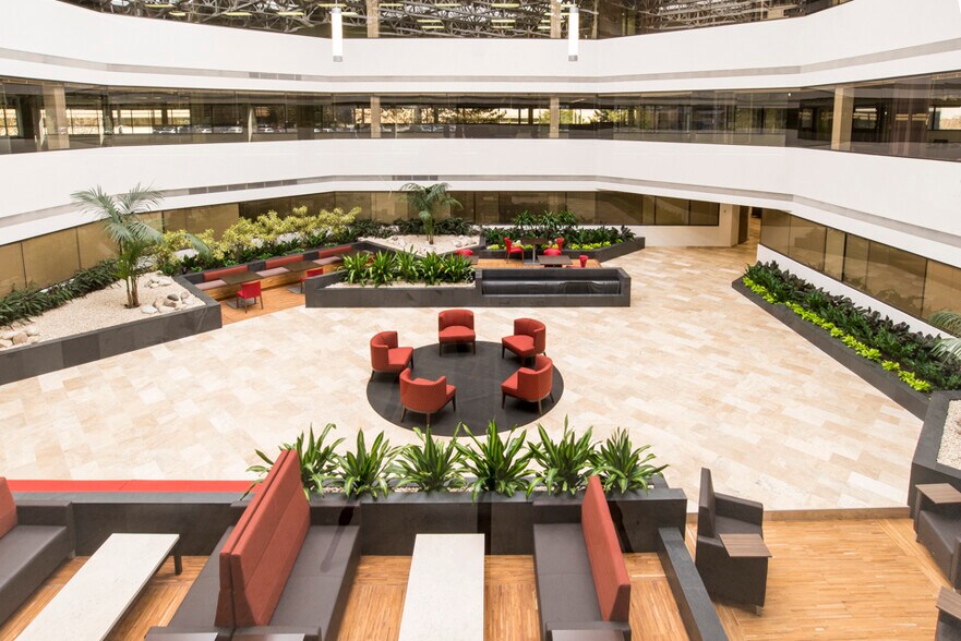 More Photos Of 34505 W 12 Mile Rd, Farmington Hills Unknown For Lease