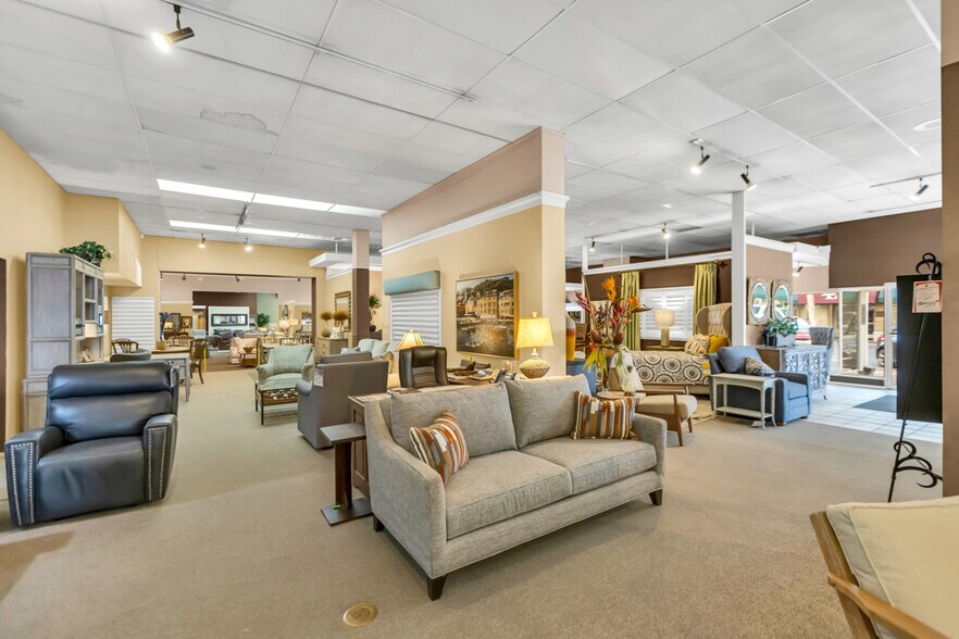 More Photos Of 10 S School St, Lodi Storefront Retail Office For Sale