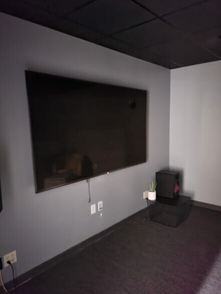 More Photos Of 3000 N Hollywood Way, Burbank Office For Lease