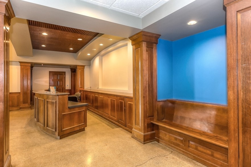 More Photos Of 1017 N 9th St, Kansas City Office For Lease