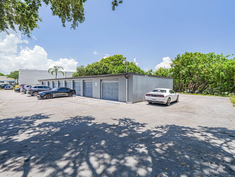 More Photos Of 1238-1248 16th St, Vero Beach Storefront For Sale