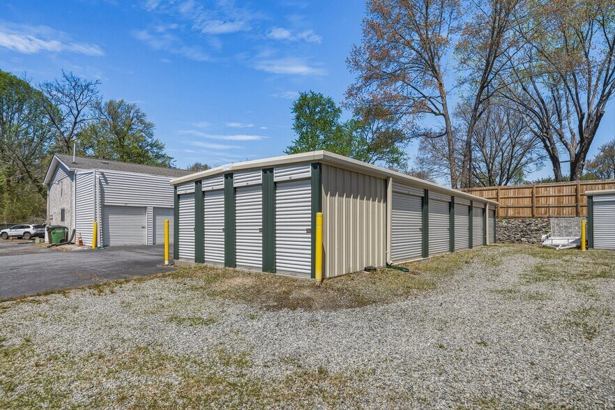 More Photos Of 130 Oakland Hill Dr, Etowah Warehouse For Sale