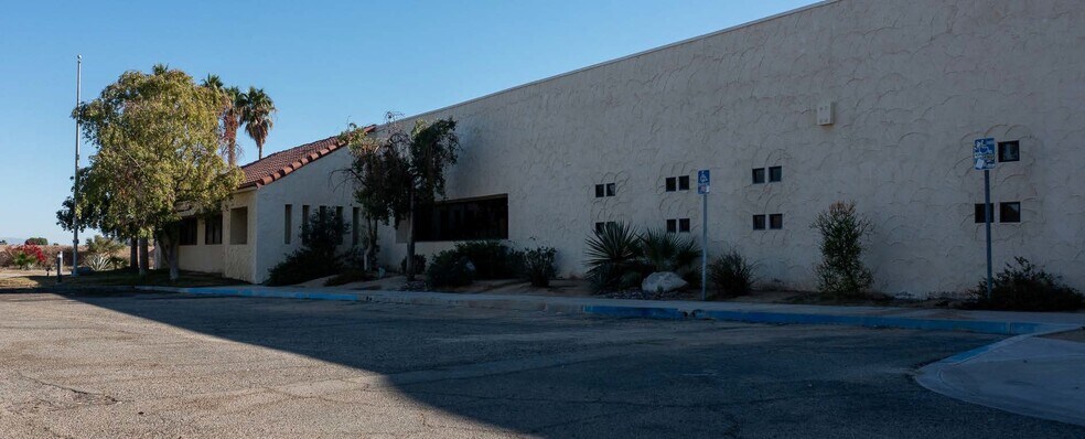 More Photos Of 1321 N Gene Autry Trl, Palm Springs Movie Radio TVStudio For Sale