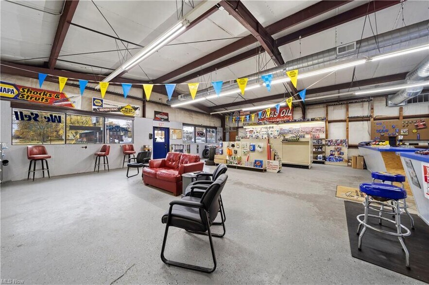 More Photos Of 391 E Main St, Andover Auto Repair For Sale