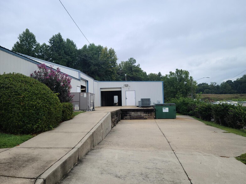 More Photos Of 8812 Wilkinson Blvd, Charlotte Warehouse For Lease