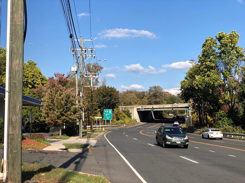 More Photos Of 2-4 Mill Ridge Rd, Danbury Freestanding For Lease