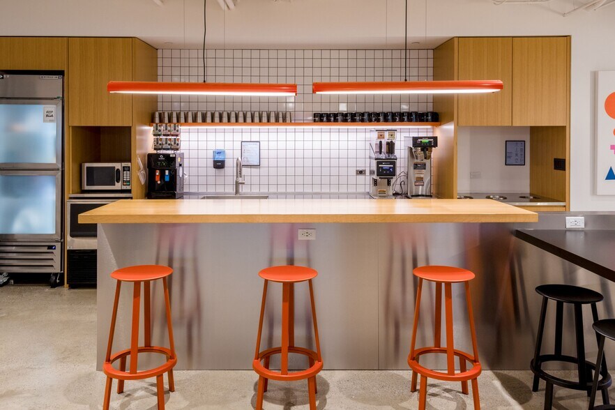 More Photos Of 100 University Ave, Toronto Coworking Space