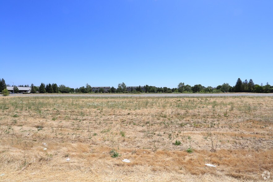More Photos Of 1600 Northpoint Pky, Santa Rosa Land For Sale
