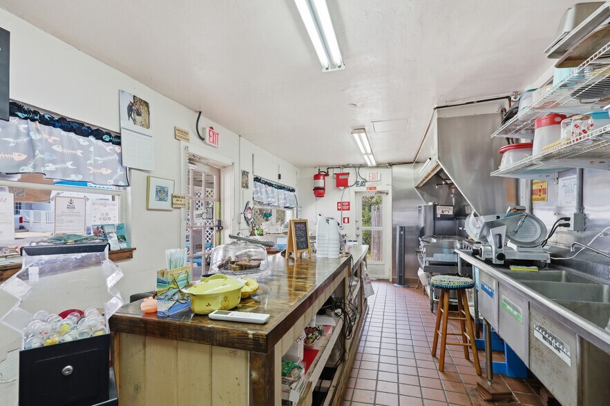 More Photos Of 505 3rd St, Cedar Key Restaurant For Sale