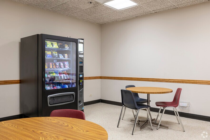 More Photos Of 1655 N Arlington Heights Rd, Arlington Heights Medical For Lease