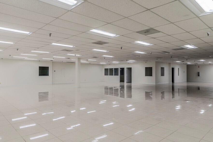 More Photos Of 5400 NW 35th Ave, Fort Lauderdale Warehouse For Lease