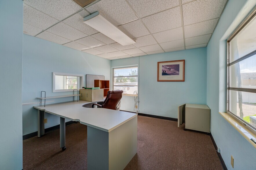 More Photos Of 2763 S Ridgewood Ave, South Daytona Office For Sale