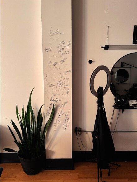 More Photos Of 21-25 E 26th St, Minneapolis General Retail For Sale