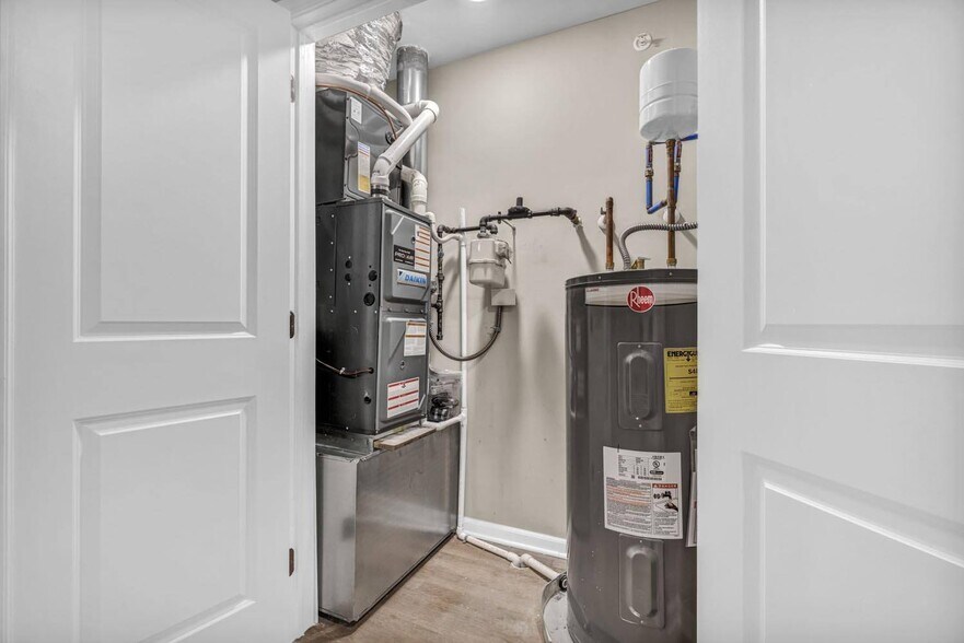 More Photos Of 6500 Powers Blvd, Parma Apartments For Lease