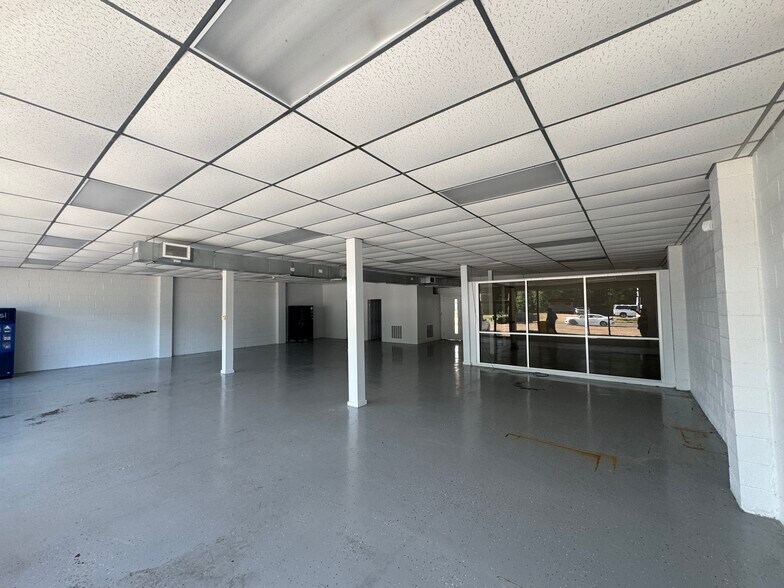 More Photos Of 303 Clinton Blvd, Clinton Storefront For Sale