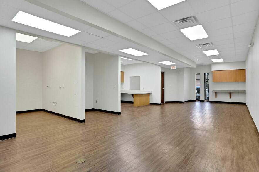 More Photos Of 1712-1736 University Blvd S, Jacksonville Medical For Sale