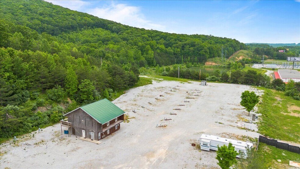 More Photos Of 269 Luther Seiber blvd, Pioneer Specialty For Sale