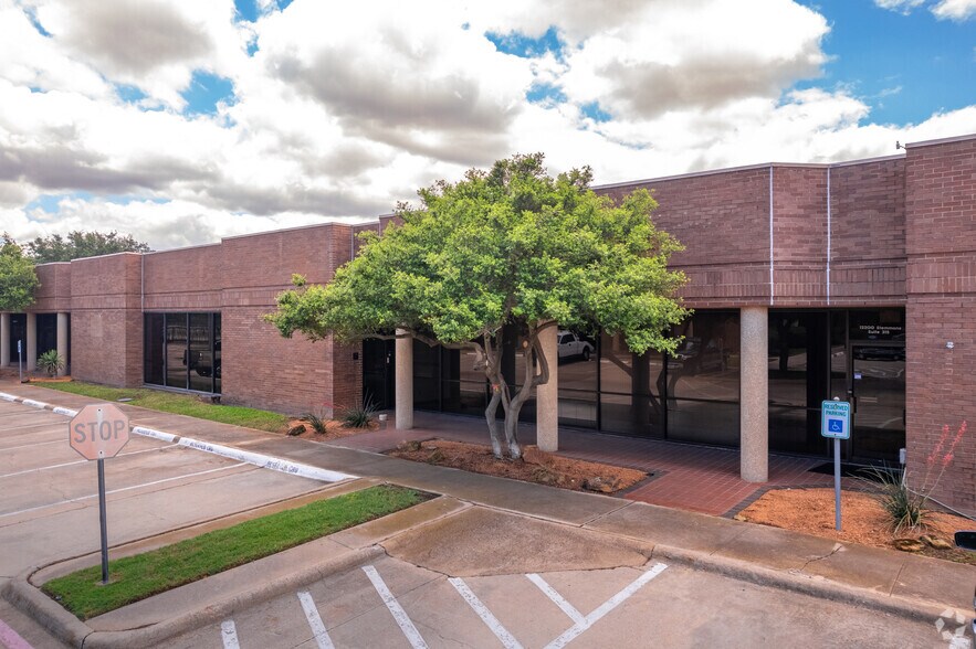More Photos Of 12200 N Stemmons Fwy, Farmers Branch Unknown For Lease
