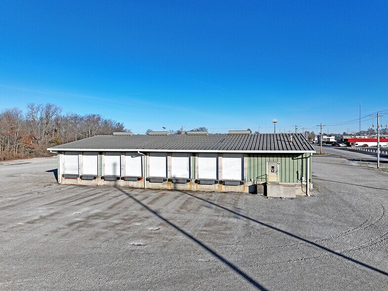 More Photos Of 2001 W Mitchell St, Salem Industrial For Sale