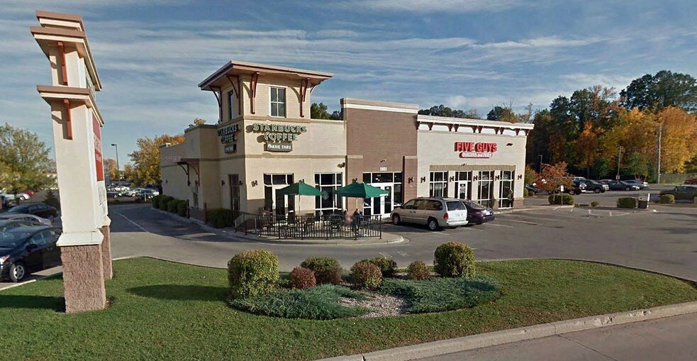 More Photos Of 2883 S Oneida St, Green Bay Freestanding For Lease
