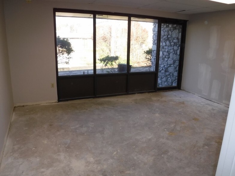 More Photos Of 4770 Cromwell Ave, Memphis Medical For Lease