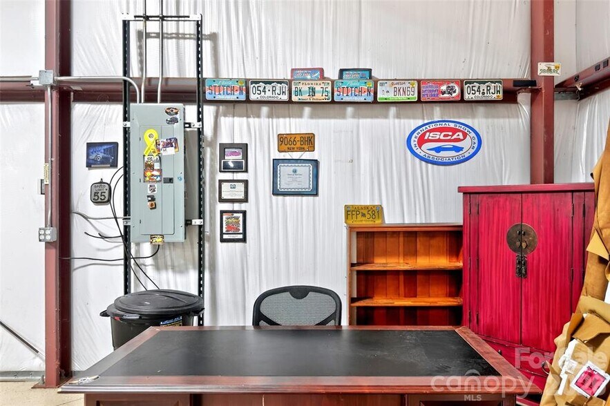 More Photos Of 533 Catawba River Rd, Old Fort Flex For Sale