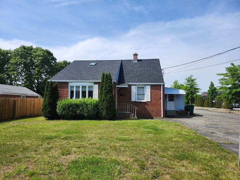 More Photos Of 104 Lauzier Ter, Chicopee Storefront Retail Residential For Sale