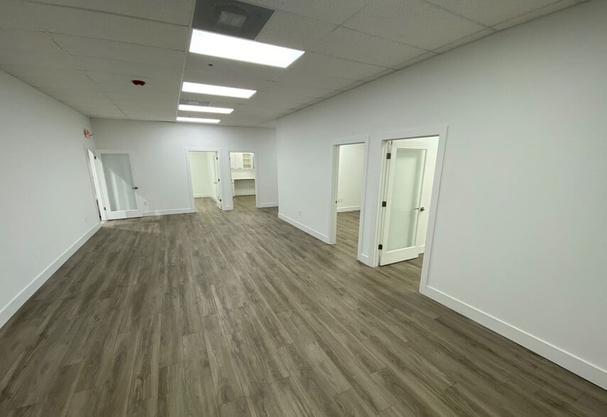 More Photos Of 1601 N Powerline Rd, Pompano Beach Warehouse For Lease