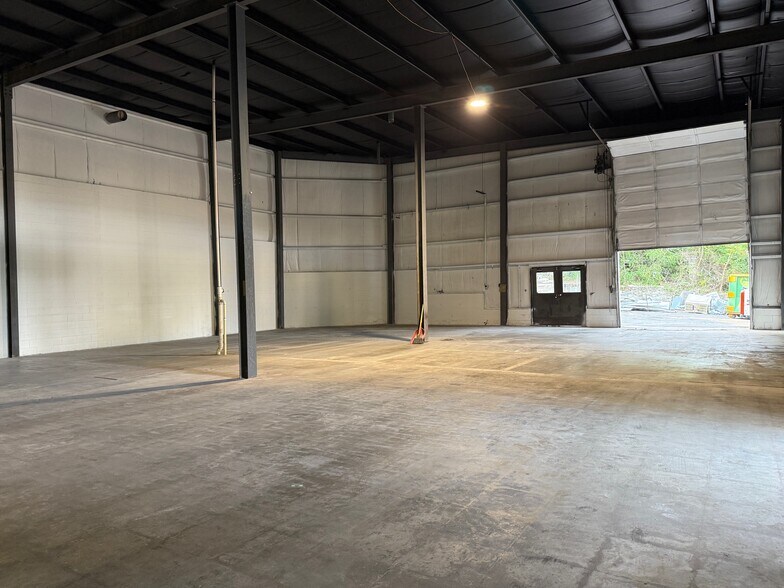 More Photos Of 1190 Pompton Ave, Cedar Grove General Retail For Lease