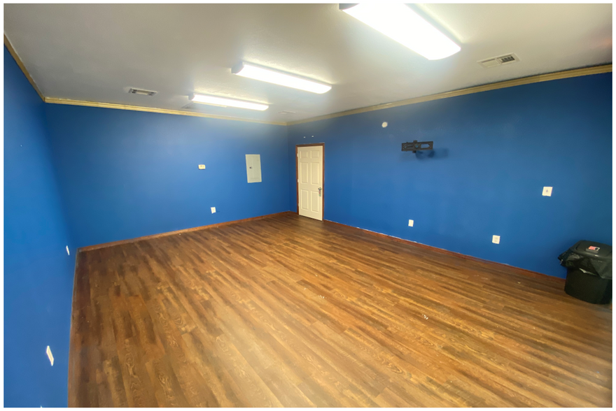 More Photos Of 2601 Hilltop Dr, Sherman Self Storage For Lease