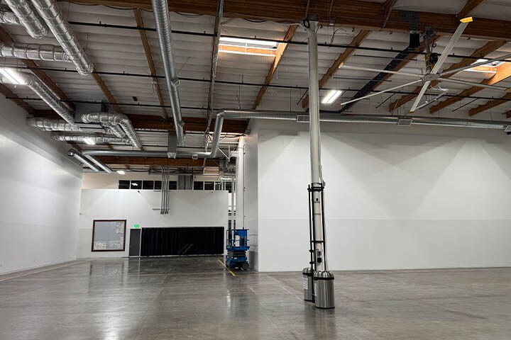 More Photos Of 330 S Alameda St, Los Angeles Light Manufacturing For Sale