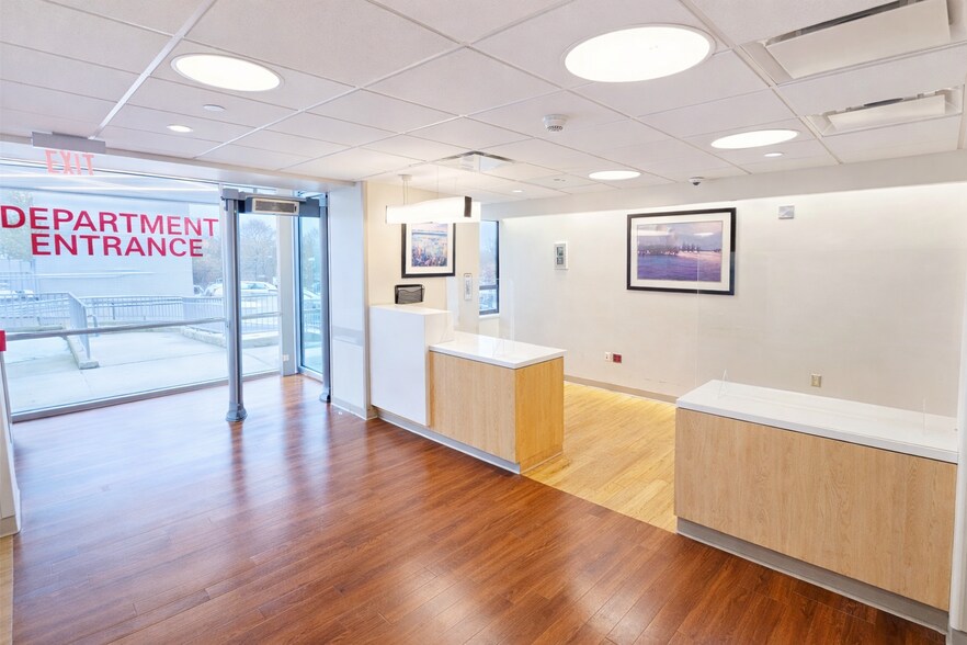 More Photos Of 175 E Chester Pike, Ridley Park Hospital For Lease