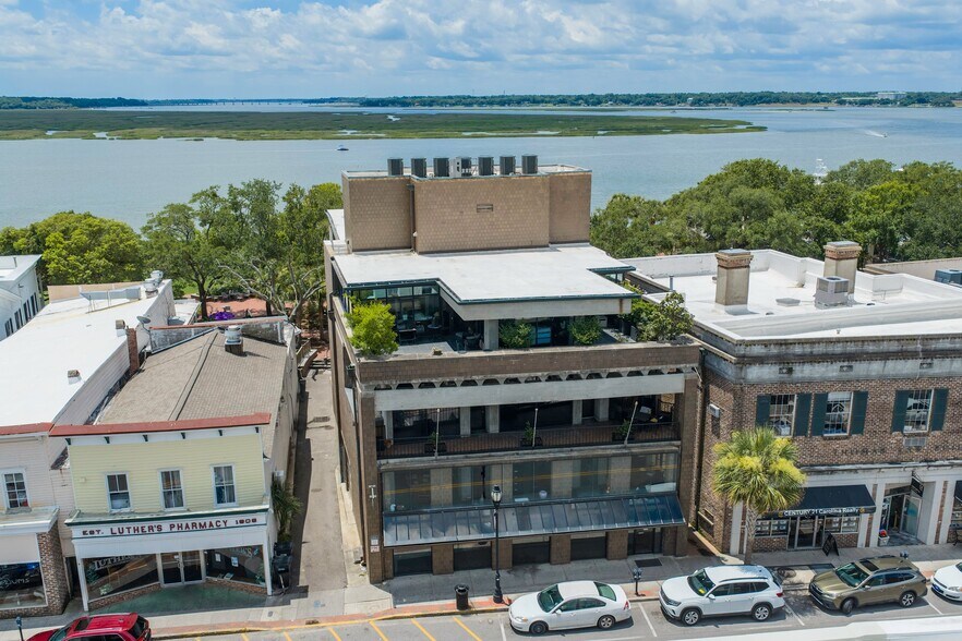 More Photos Of 916 Bay St, Beaufort Office For Sale