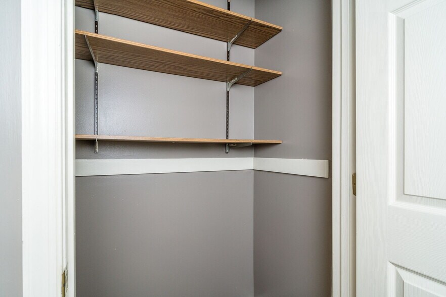 More Photos Of 1600 N Coalter St, Staunton Office For Lease