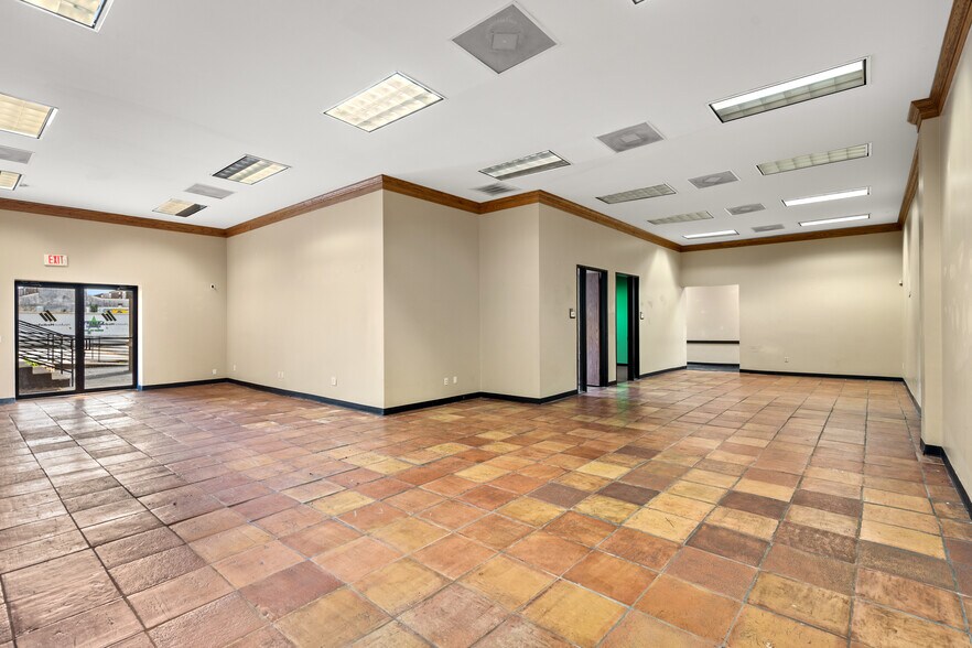 More Photos Of 3219 Harrisburg Blvd, Houston Medical For Lease