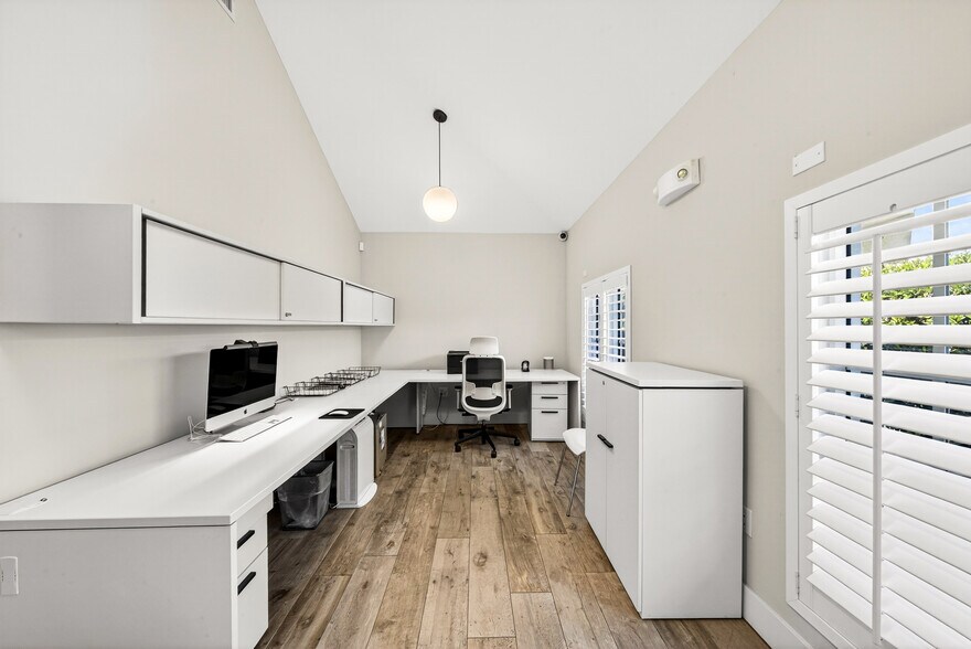 More Photos Of 5801 Biscayne Blvd, Miami Loft Creative Space For Lease