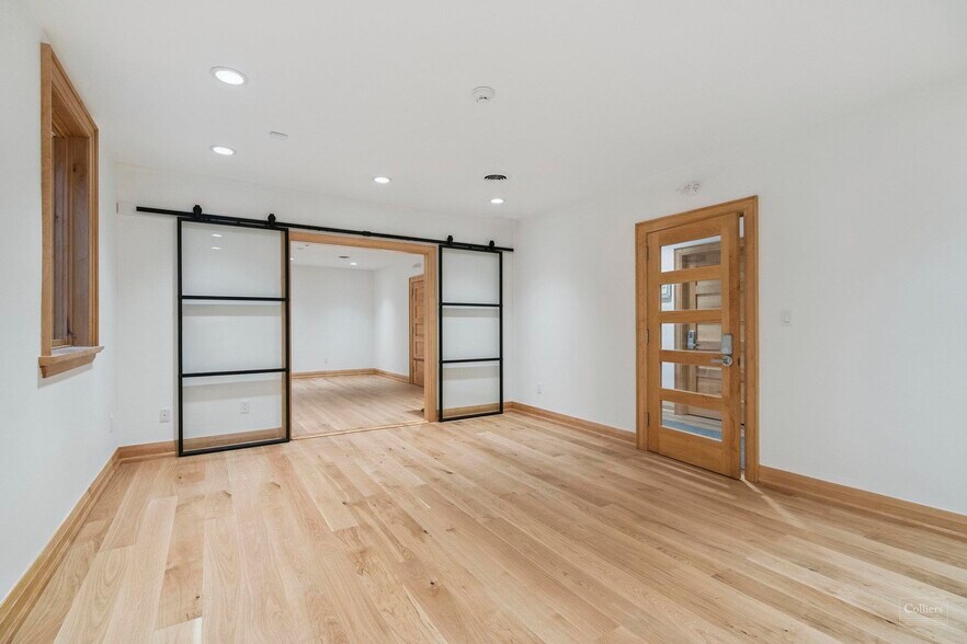 More Photos Of 43 Main St S, Milton Freestanding For Sale