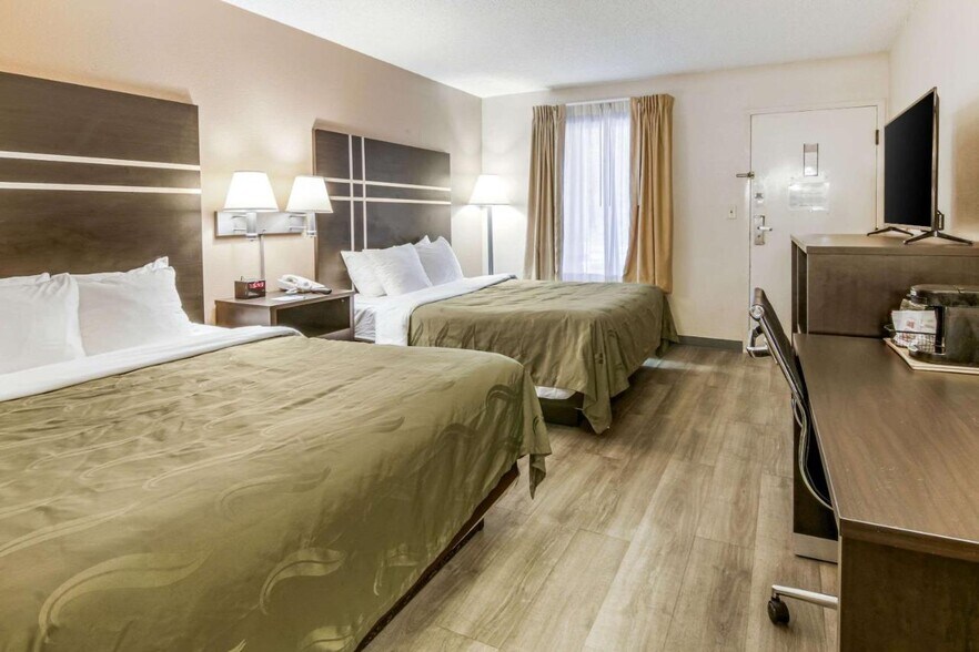 More Photos Of 1595 E Park Place Blvd, Stone Mountain Hotel For Sale