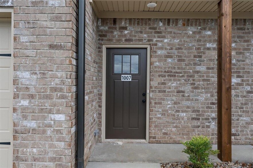 More Photos Of 721 Plano Rd, Bowling Green Apartments For Sale