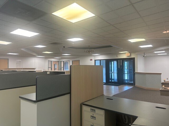 More Photos Of 501 S Stepney Rd, Aberdeen Bank For Sale